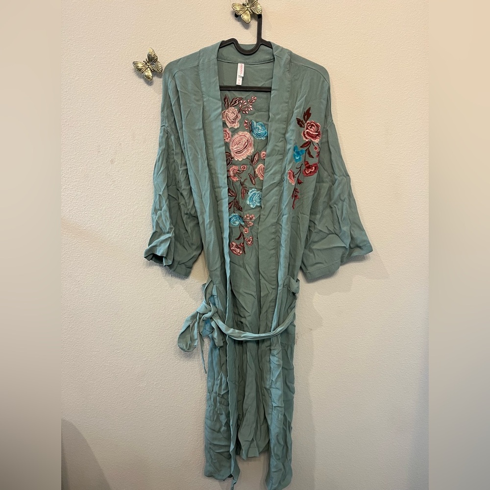 Xhilaration Teal Floral Embroidered Robe